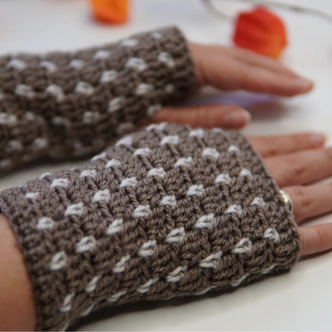 PATTERN: Fingerless Gloves in Block Stitch